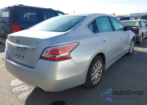 2015 Nissan Altima 2.5/2.5 S/2.5 Sl/2.5 Sv z USA, uszkodzony, nr VIN 1N4AL3AP0FC228330